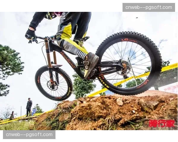 速降排位赛：前世界冠军刷新赛道纪录，状态火热