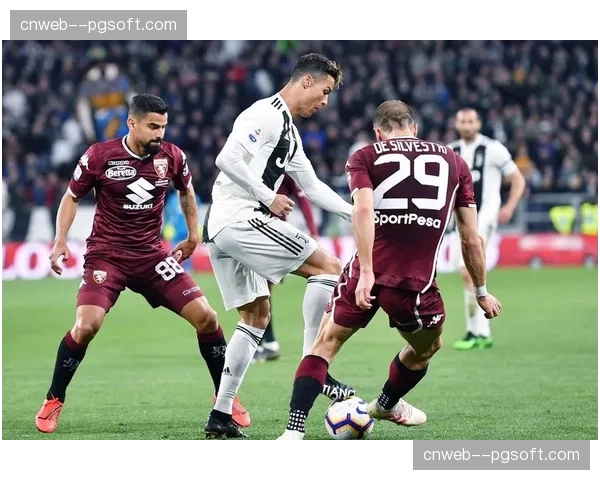 评论：争议判罚主导都灵德比，VAR再度成为赛后焦点话题。