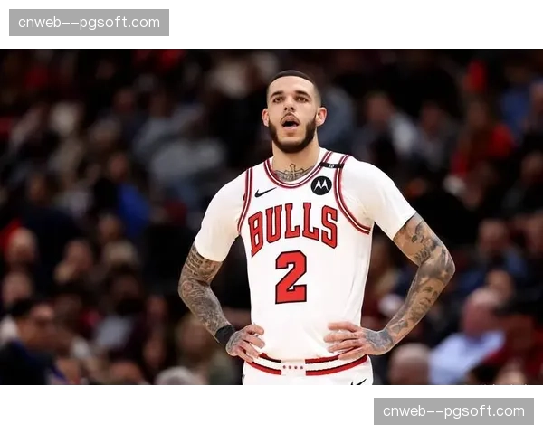 官方：公牛队后卫朗佐·鲍尔成功接受左膝第三次手术，赛季报销