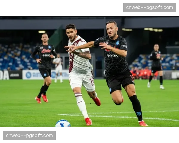 洛里昂发布赛前训练图，新援前锋已参与全队合练